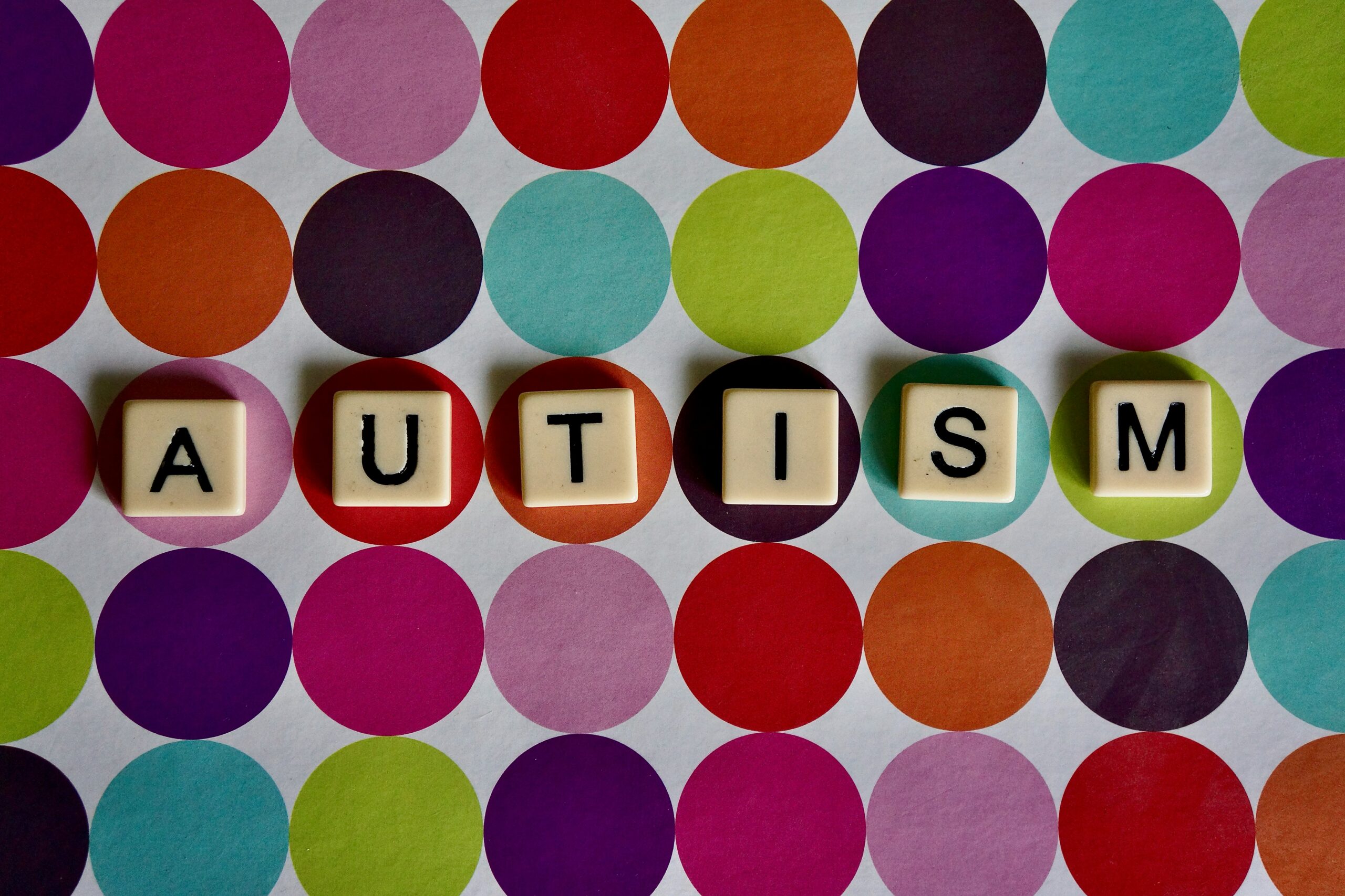 Autyzm objawy i terapia. Jak rozpoznać autyzm u dzieci?